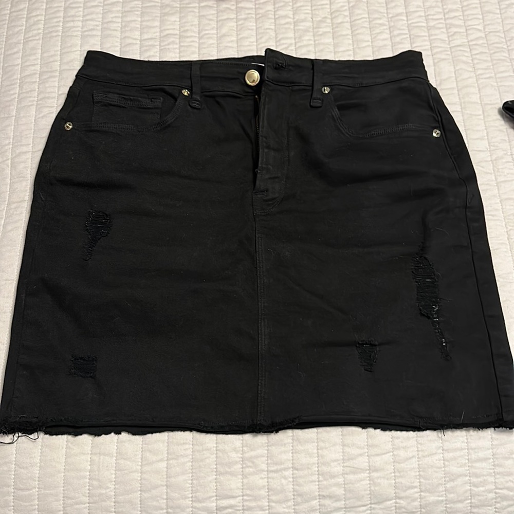 Good American black distressed high rise mini skirt